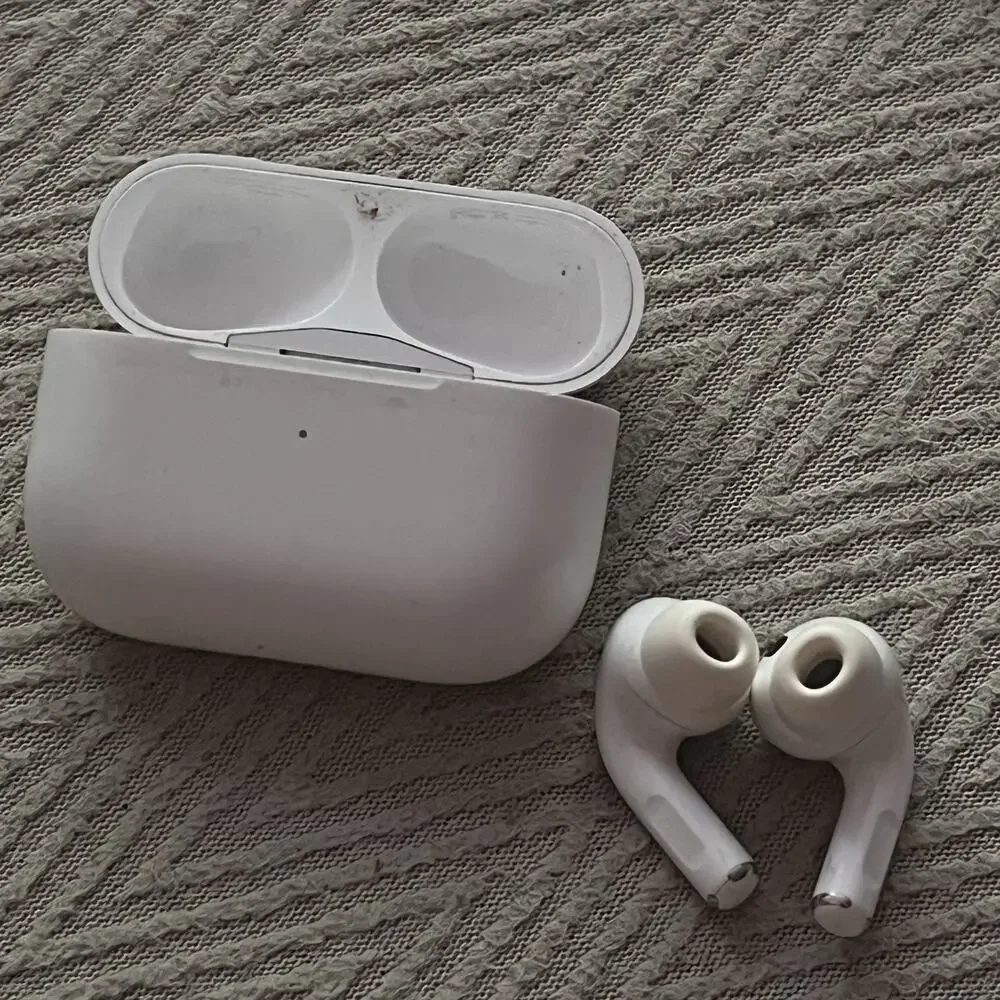 Authentic Apple AirPods Pro 1st Generation Oem Wireless Charging Case Earbuds